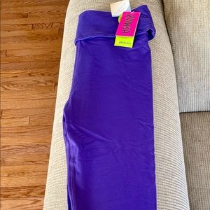 Zumba Bootyful Capri NWT, Medium